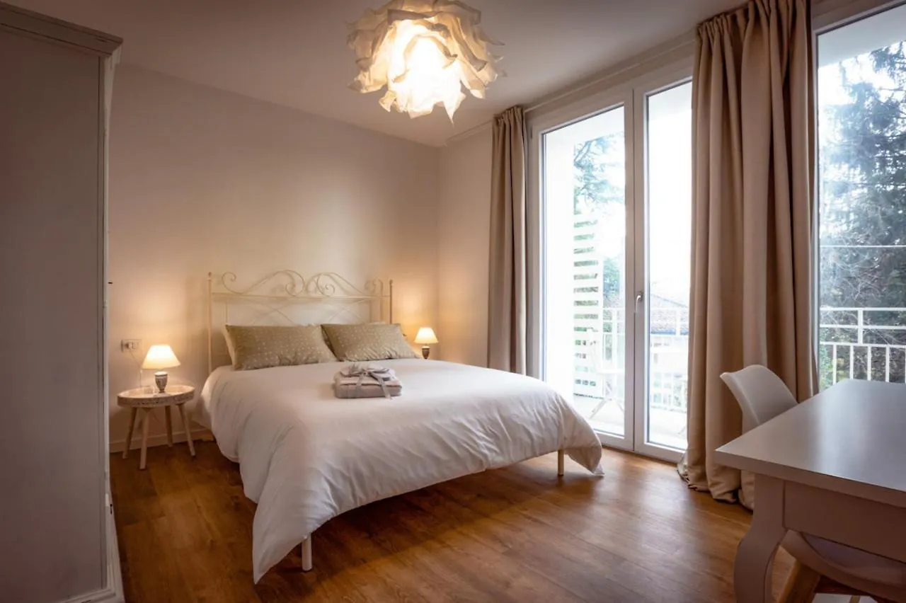 B&B Quattro Stagioni Charme And Wellness Besnate Bed & Breakfast